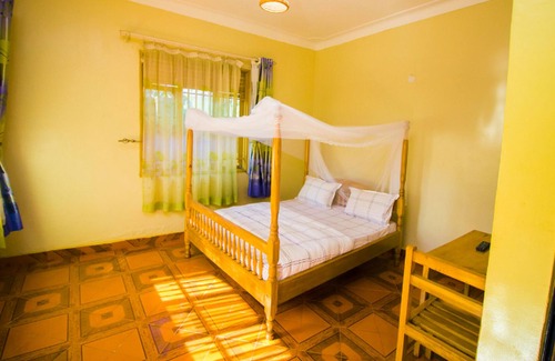 Jinja Hotel | The Roots
