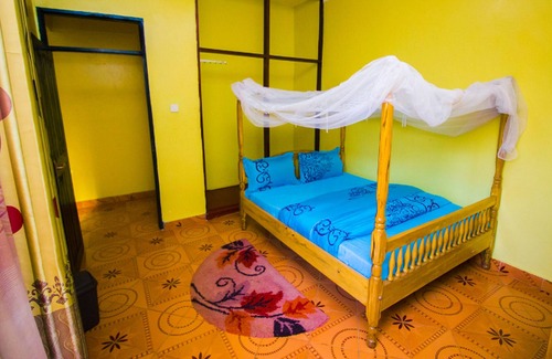 Jinja Hotel | The Roots