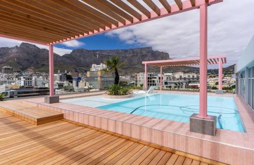Bo'Kaap Apartment | The Rose 703: Modern 7th Floor City Apartment