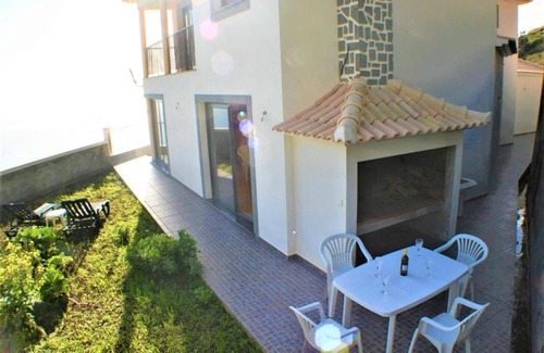 Arco da Calheta House | The Rose House
