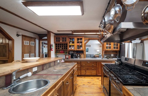 West Dover Villa | The Rosewood House Indoor-pool-Spa-Sauna & More