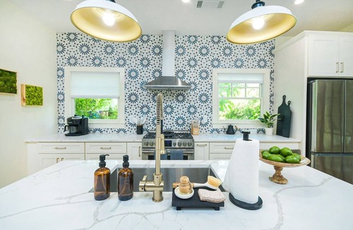 Cabbagetown House | The Rox & Leigh – Your Ideal Group Retreat Near Downtown ATL!