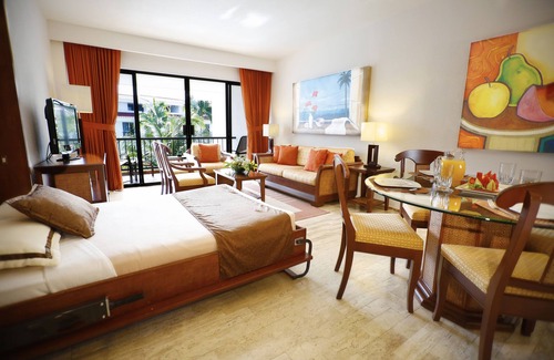 Zona Hotelera Resort | The Royal Cancun All Suites Resort