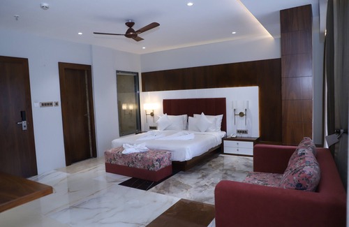 Gwalior Hotel | The Royal Class Hotel
