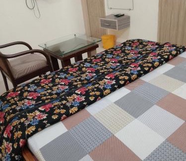 Jalandhar Hotel | The Royal Elite Guest House