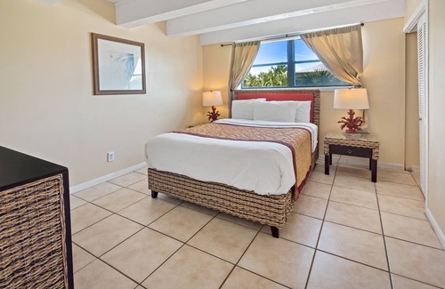 Fort Pierce Hotel | The Royal Inn Beach Hotel Hutchinson Island