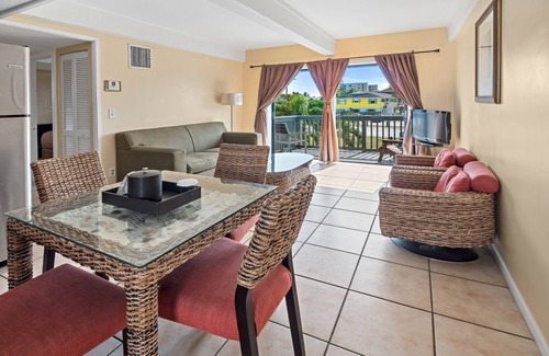 Fort Pierce Hotel | The Royal Inn Beach Hotel Hutchinson Island