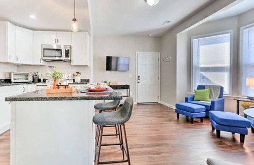 Front Royal Apartment | The Royal Loft, Modern 2 Bedroom, Front Royal, VA