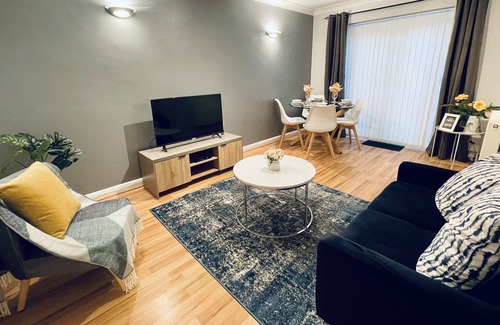 Byfleet Apartment | The Royston 2-Bed Apartment