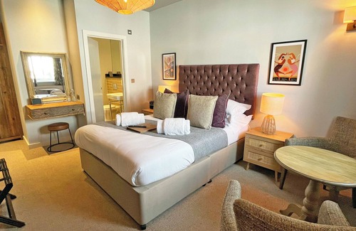 Littleton Hotel | The Running Horse