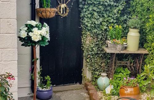 West Boldon House | The Saddler Cottage