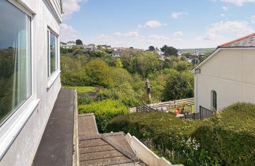 St. Mawes Apartment | The Sail Room