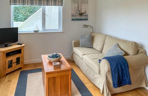 St. Mawes Apartment | The Sail Room