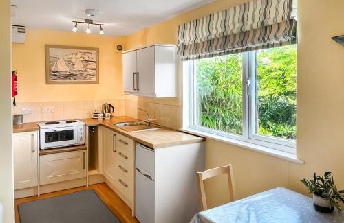 St. Mawes Apartment | The Sail Room