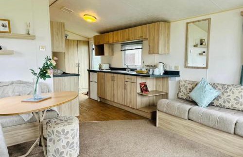 Towyn House | The salsa golden gate towyn