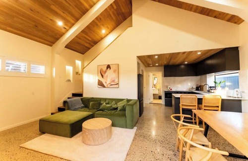 Seaford House | The Salted Shed - 650m to beach