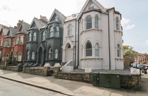 South Cliff Cottage | The Salthouse Apartment 1