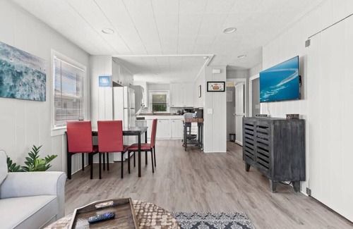 Hampton House | The Salty Dog | Pet Friendly | Private Yard