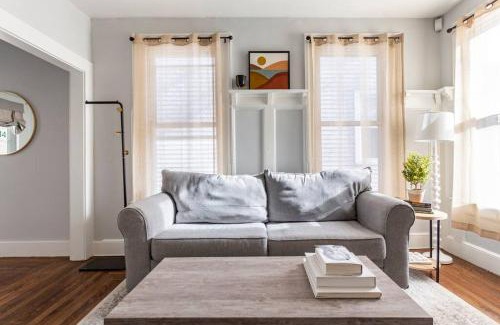 Prospect Hill Apartment | The Santiago Yale New Haven with Parking and Modern