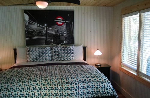 Saugatuck Hotel | The Saugatuck Retro Resort Motel