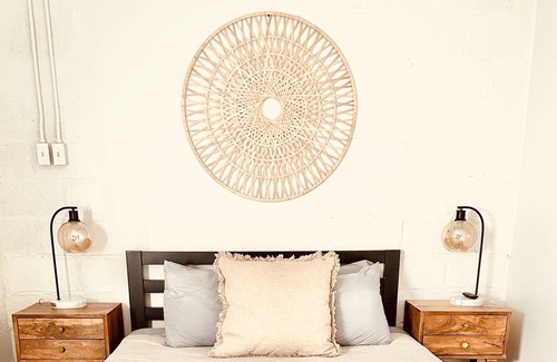Peoplestown House | The Scandinavian Abode 5 bedroom 2 bath w/ Ping Pong