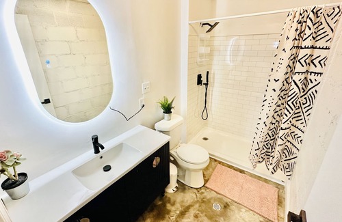 Peoplestown House | The Scandinavian Abode 5 bedroom 2 bath w/ Ping Pong