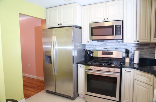 Crown Heights House | The Schenectady House Unit 1/Standard Large Room/Shared Bath & Common Areas