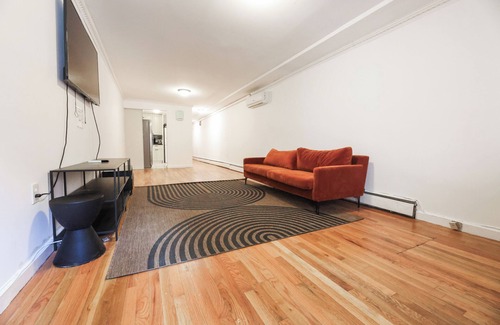 Crown Heights House | The Schenectady House - Unit 1 Standard Large Room/Shared Bath & Common Areas