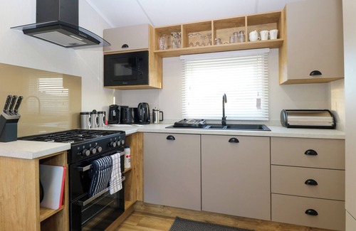 Bacton Cottage | The Sea Lodge