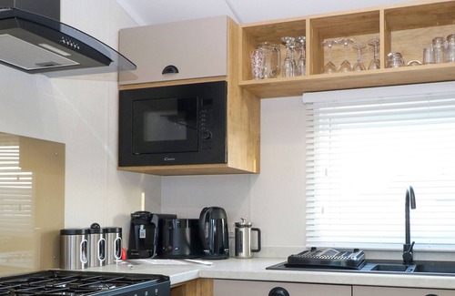 Bacton Cottage | The Sea Lodge