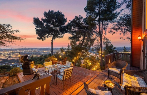 Mission Valley East House | The SeaBarn: Stargazing Hot Tub & Vista Views