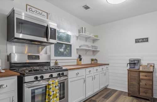 Long Beach Cottage | The Secret Coast Cottage A short walk or drive to Bars, Restaurants & the Beach