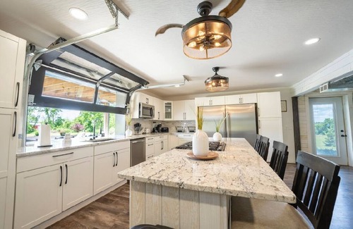 Nashport House | The Shome-3-bedroom barn on 10 acres in peaceful Thornville with AC, WiFi
