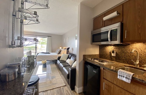 Acme Condo | The Shores Cozy Lake View Unit 5572