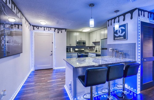 Lenox Apartment | The Showtime Pad - Game Room - Pool Table - Fireplace!