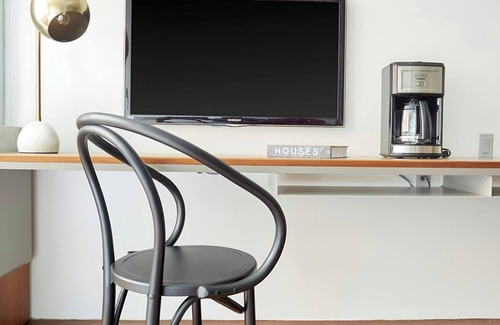 Fashion District Apartment | The Slate Hotel Downtown, Sonder by Marriott Bonvoy