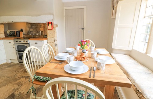 Broadwell Cottage | THE SMITHY, pet friendly, character holiday cottage in Broadwell