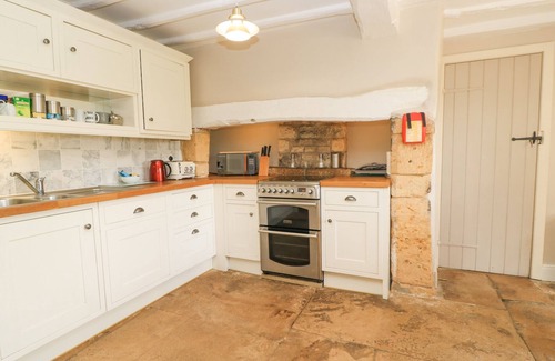 Broadwell Cottage | THE SMITHY, pet friendly, character holiday cottage in Broadwell