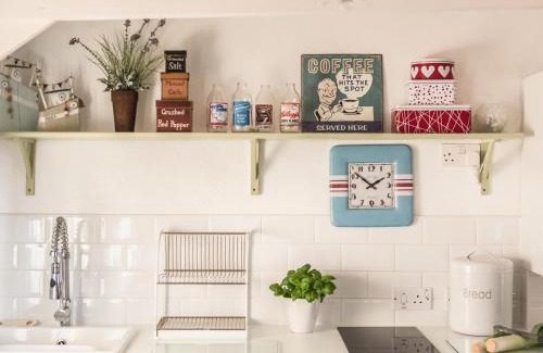 Rescorla House | The Snug