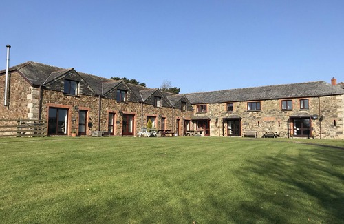 Wadebridge Cottage | The Snug. Pretty cottage/barn conversion close to Rock, Polzeath and Padstow