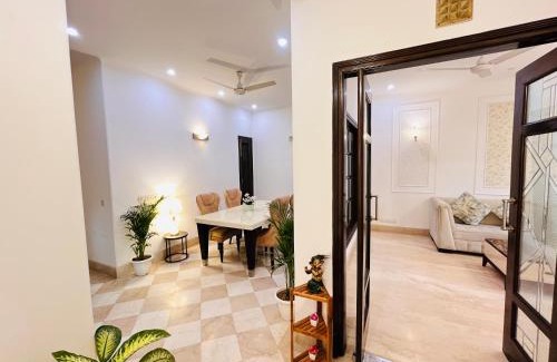 New Delhi Hotel | The South Manor Residency Near AIIMS Hospital New Delhi