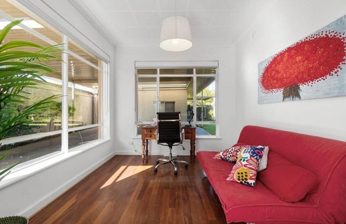 Linden Park House | The Spacious & Elegant Vacation Haven - Glenside