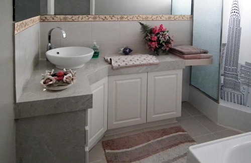Hillarys Bed & Breakfast | The Spanish Guesthouse, Private Rooms