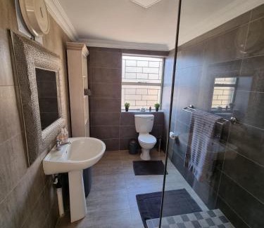Harrismith Apartment | THE SPARE BEDROOM Unit 2