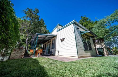 Bowden House | The spotted cow,city fringe,pet friendly-Free wine