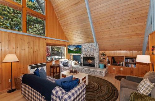Green Valley Lake House | The Squirrel's Nest - Pet Friendly