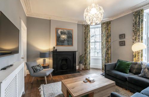 Newington Apartment | The St Patrick Square Residence