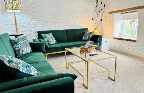Monmouth House | The Stables - Luxury Holiday Cottage