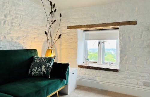 Monmouth House | The Stables - Luxury Holiday Cottage