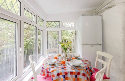 Corwen House | The Stables - Three Bedroom House, Sleeps 6
